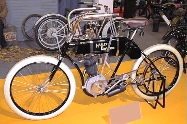دوچرخه موتور دار هارلی دیویدسون قدیمی